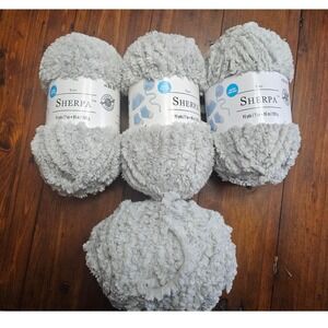 Loops & Threads Sherpa Yarn Light Gray 3 Skeins Plus 1 Partial 7oz Super Bulky